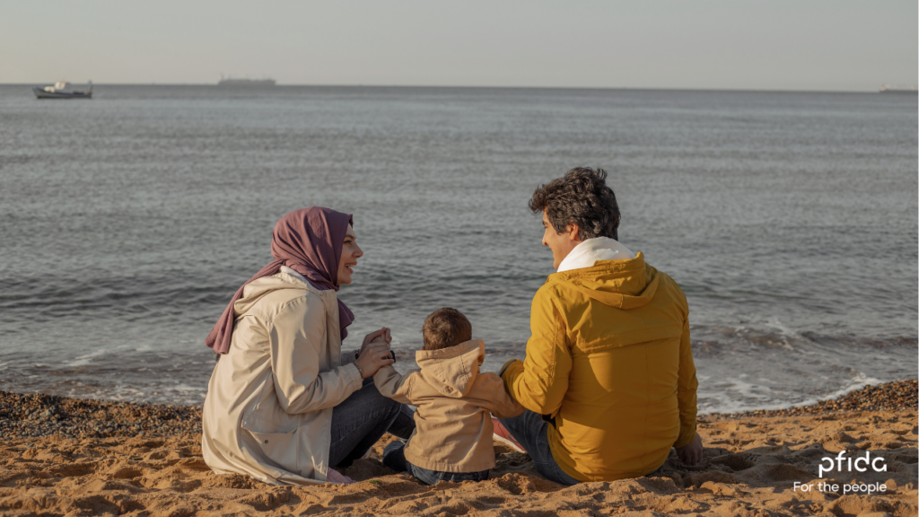 Family at the beach - Pfida halal home